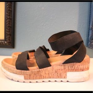 Classic Steve Madden sandals, size 8.5, black